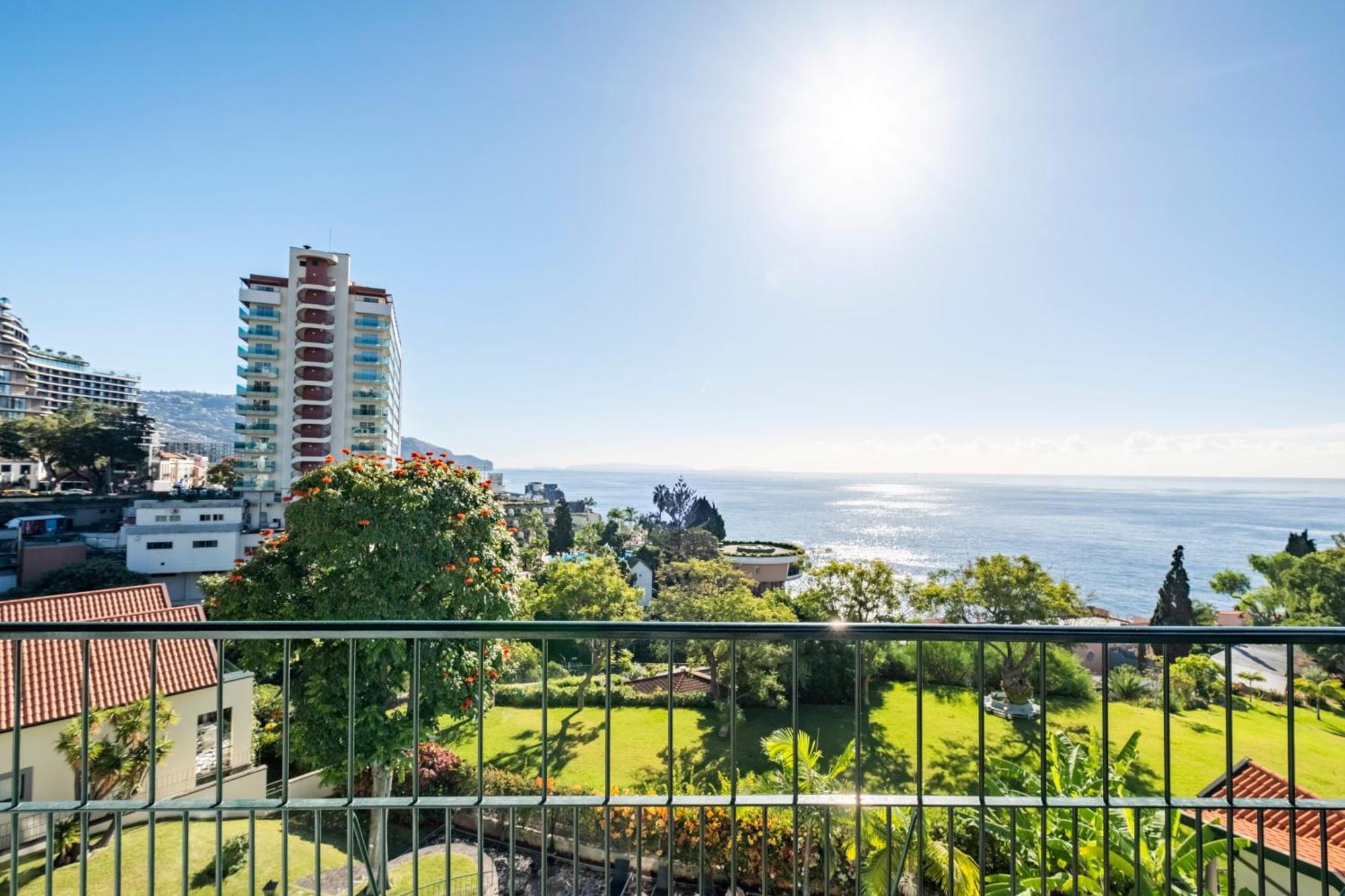 Апартаменти Luxury Oceanfront At Reid'S Gardens Фуншал Екстер'єр фото